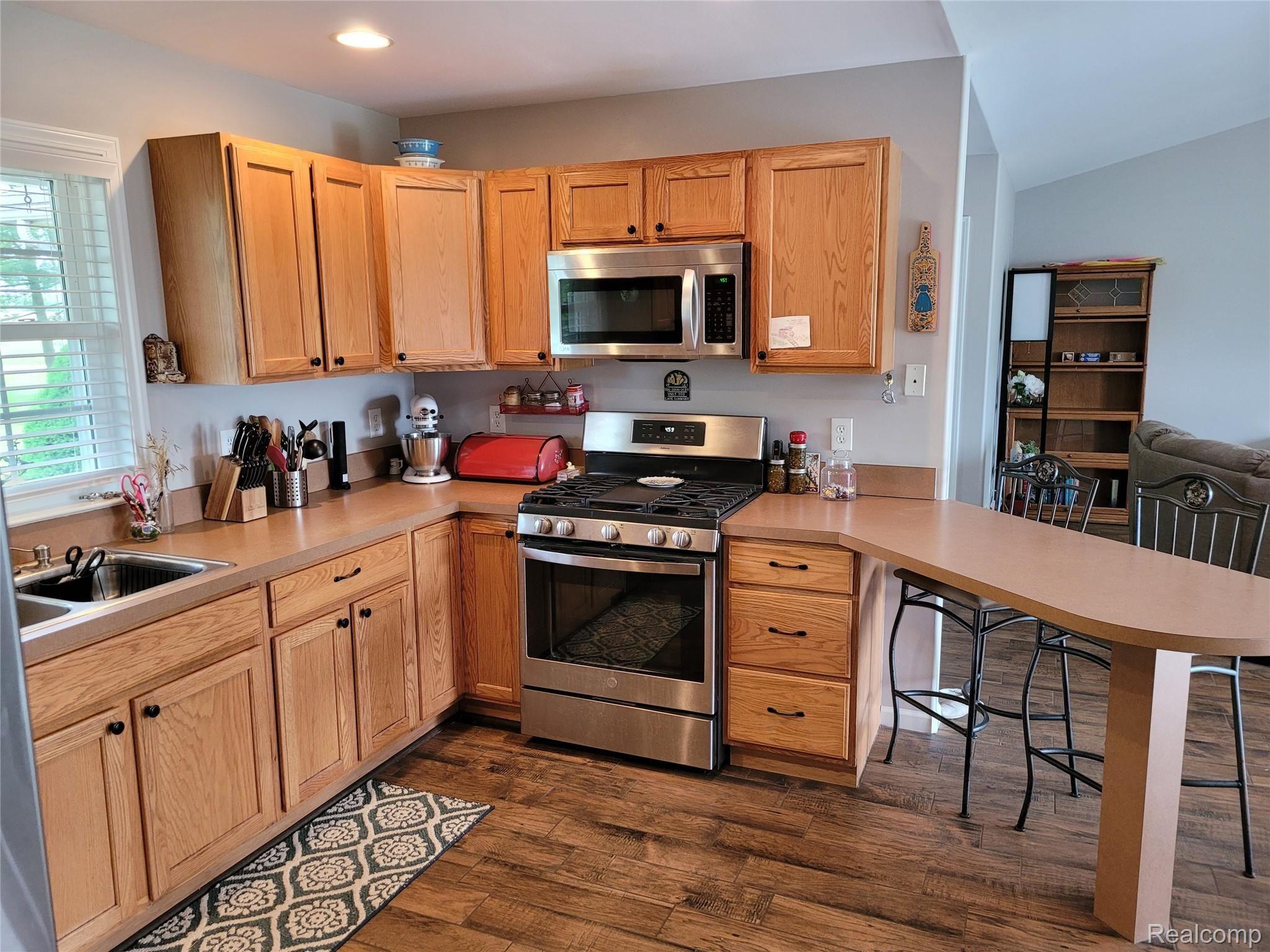 9235 North Fowlerville Road Fowlerville, MI 48836 - Photo 9 of 31 9235 Kitchen 2.jpg