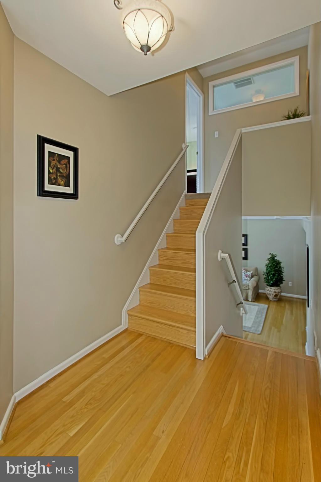 314 Cabin Road Southeast Vienna, VA 22180 - Photo 17 of 30 Hallway leading to master bedroom