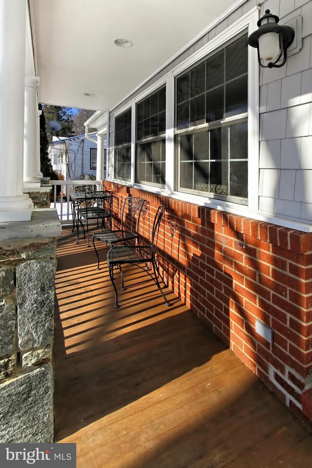 314 Cabin Road Southeast Vienna, VA 22180 - Photo 3 of 30 Front porch