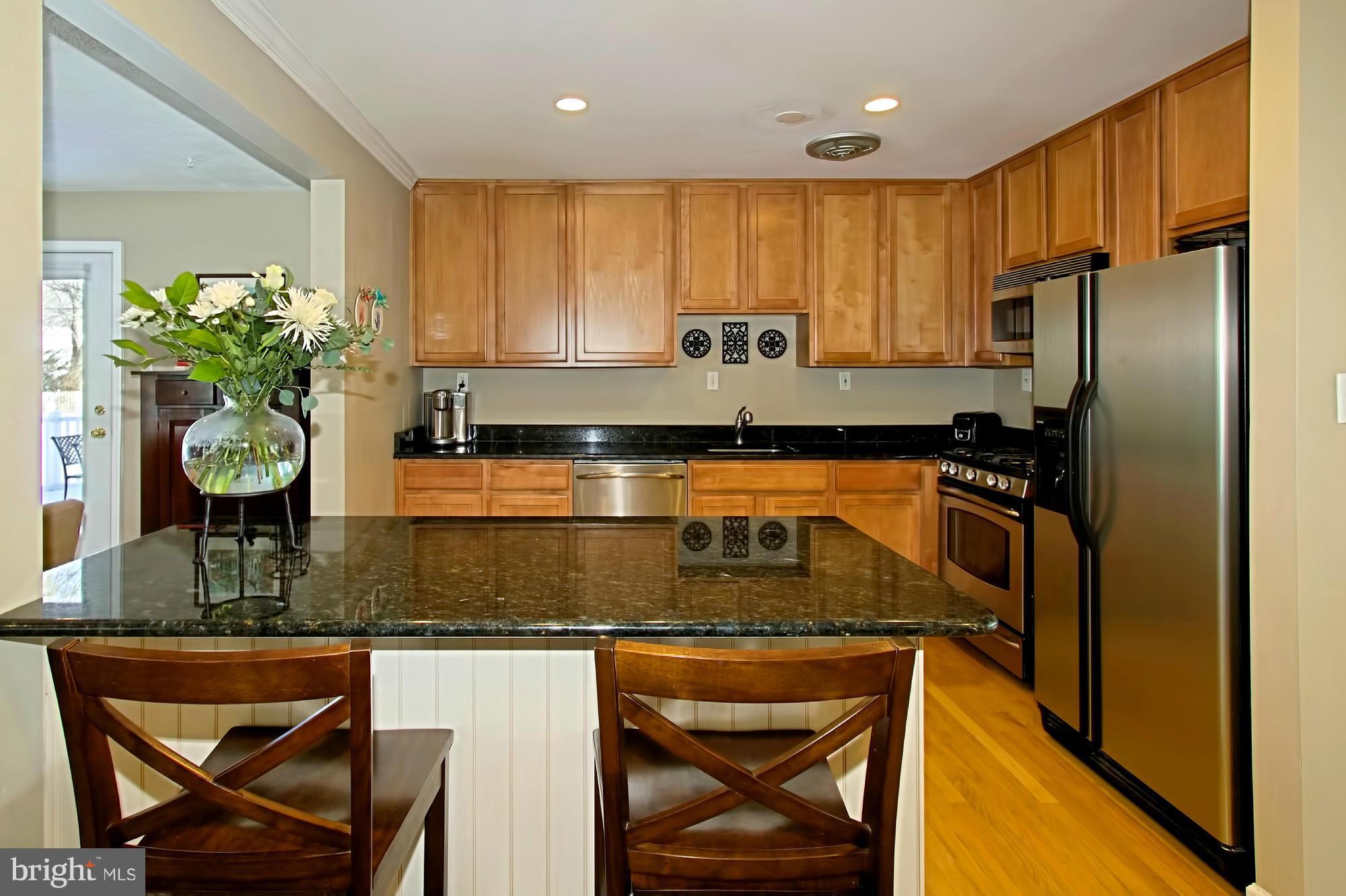 314 Cabin Road Southeast Vienna, VA 22180 - Photo 9 of 30 Kitchen