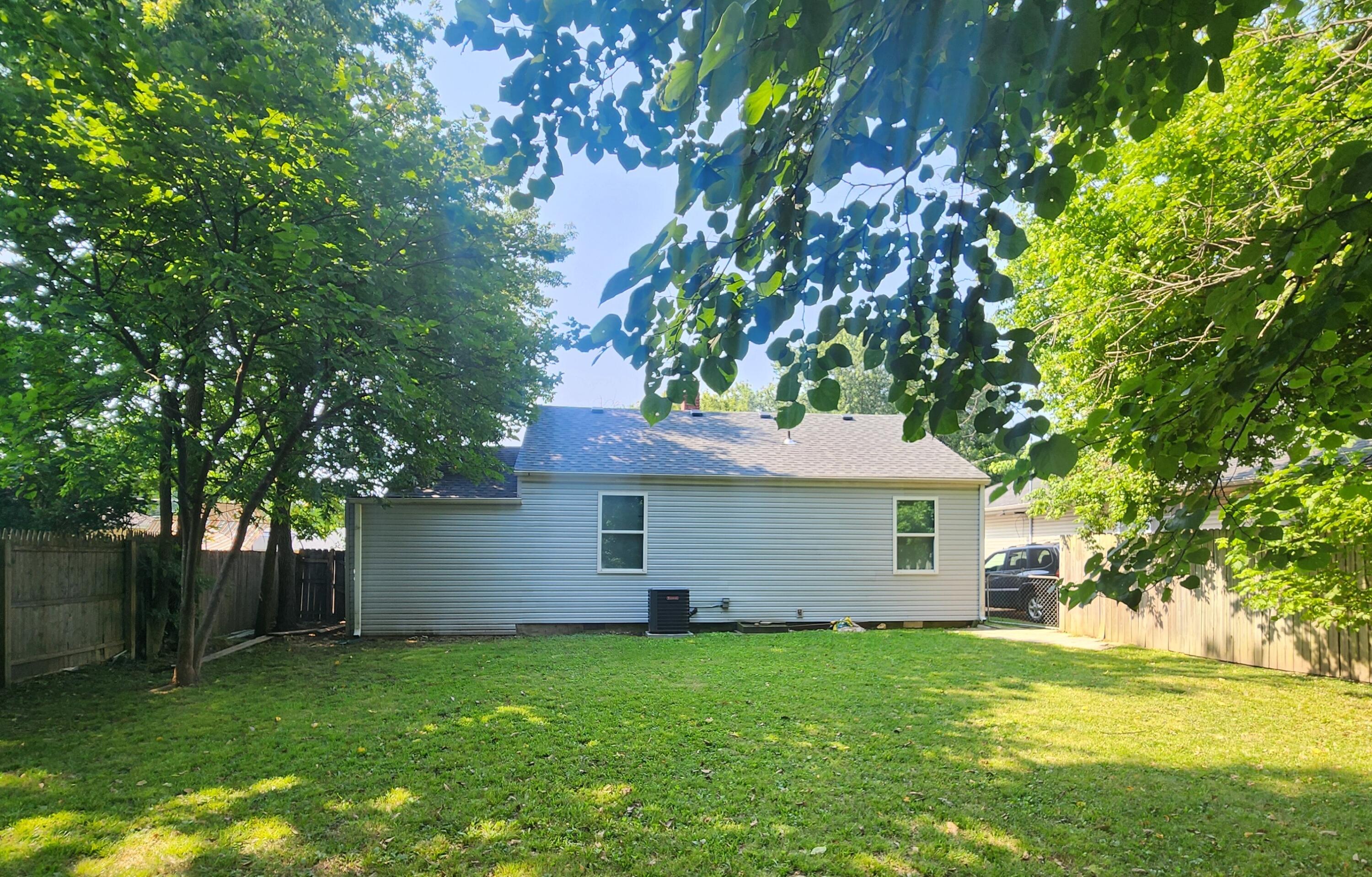1127 East Pacific Street Springfield, MO 65803 - Photo 18 of 19 Back 02