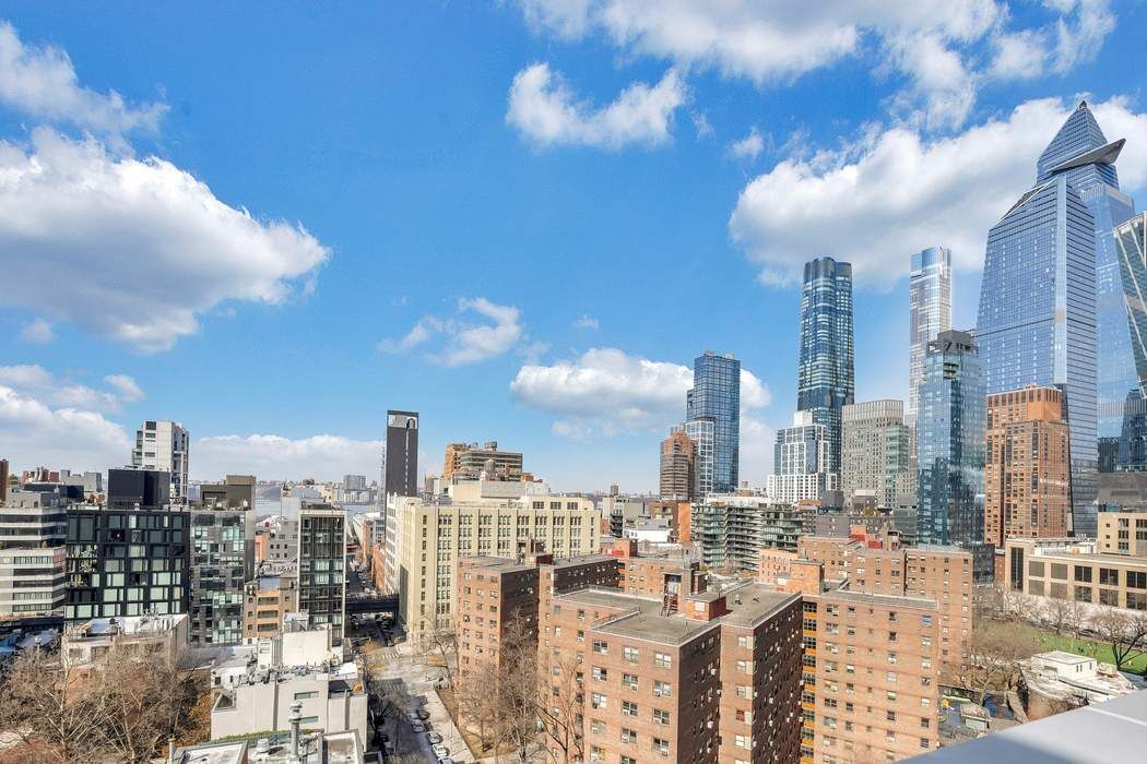 420 West 25th Street, Unit PHA Manhattan, NY 10001 - Photo 13 of 14