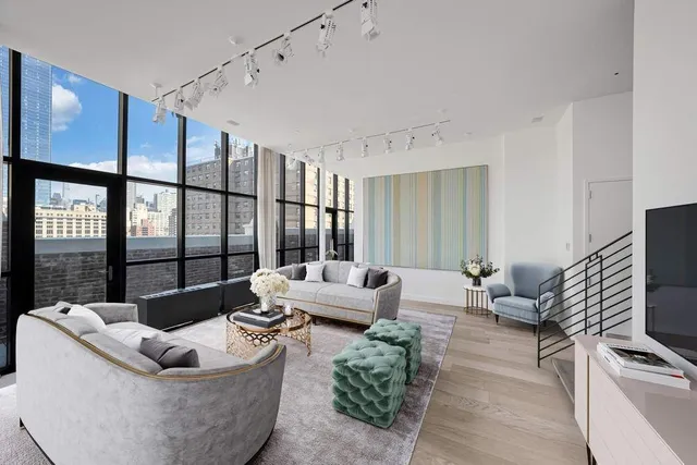$3,900,000 | 420 West 25th Street, Unit PHA | Chelsea