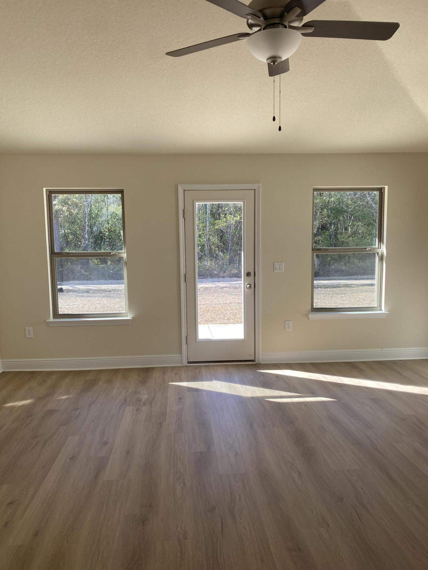 144 Ridgeway Circle Crestview, FL 32536 - Photo 13 of 14 69507352819__3A684B54-997D-49BD-8494-CCB