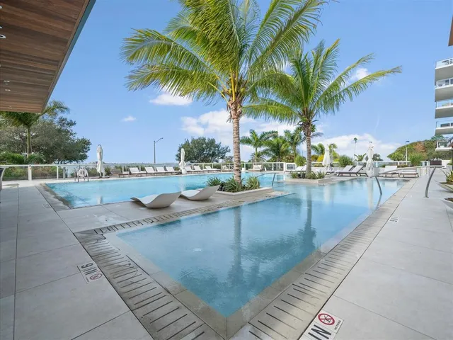 $7,500 | 1020 Sunset Point Road, Unit 511, Clearwater, FL 33755