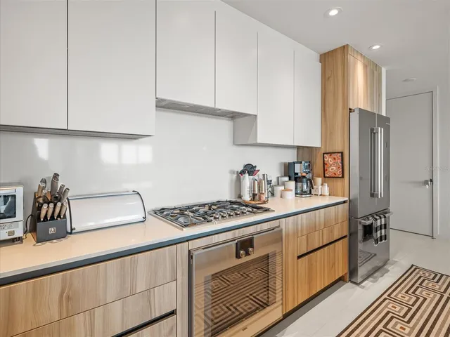 $7,500 | 1020 Sunset Point Road, Unit 511, Clearwater, FL 33755