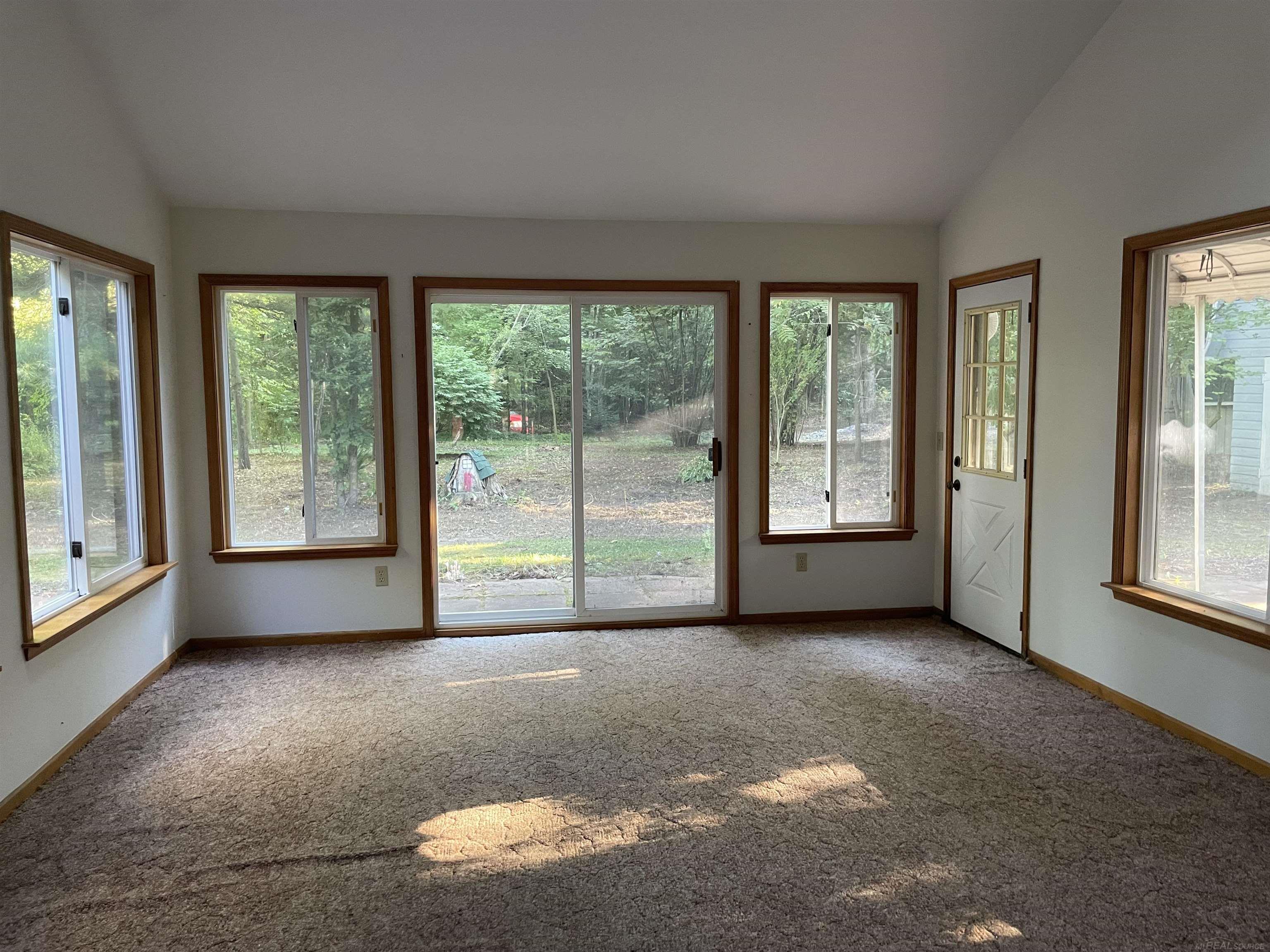 6063 High Road Algonac, MI 48001 - Photo 16 of 17 50089922-15.JPG