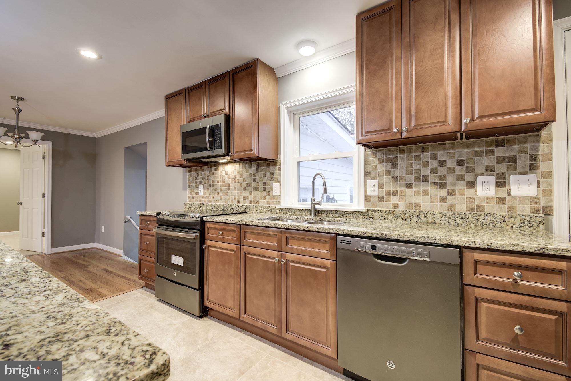 13009 Piscataway Road Clinton, MD 20735 - Photo 9 of 30 Kitchen
