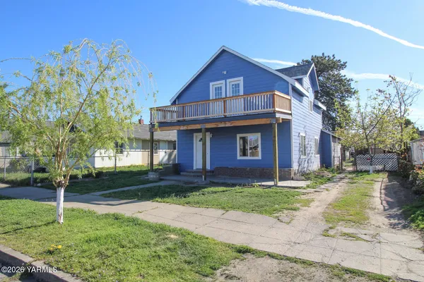 $325,000 | 705 South Satus Avenue, Wapato, WA 98951