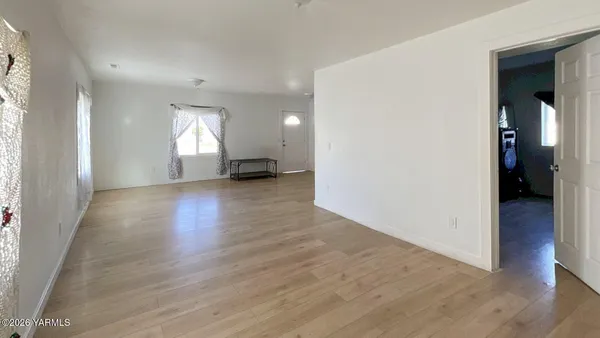 $325,000 | 705 South Satus Avenue, Wapato, WA 98951