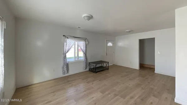 $325,000 | 705 South Satus Avenue, Wapato, WA 98951