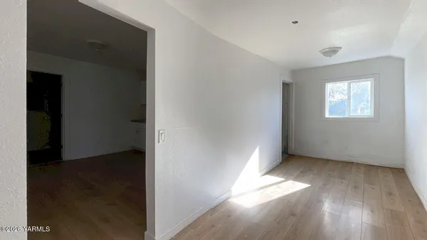 $325,000 | 705 South Satus Avenue, Wapato, WA 98951