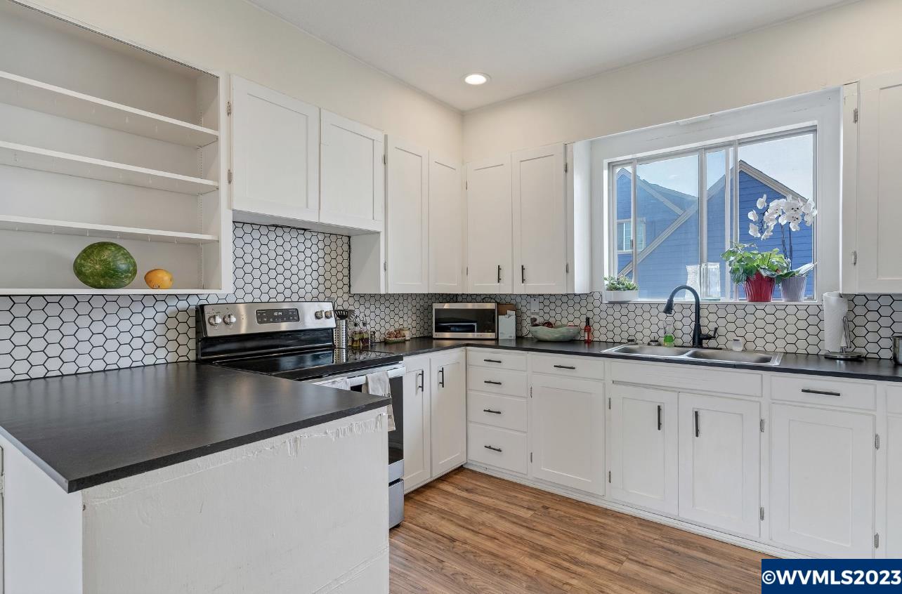 1441 Southwest Hayter Street Dallas, OR 97338 - Photo 7 of 20 Gallery Image 7
