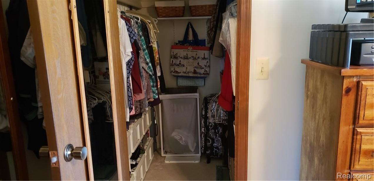 1577 Meadowside Drive, Unit 196 Rochester, MI 48307 - Photo 9 of 14 20190403_153840.jpg