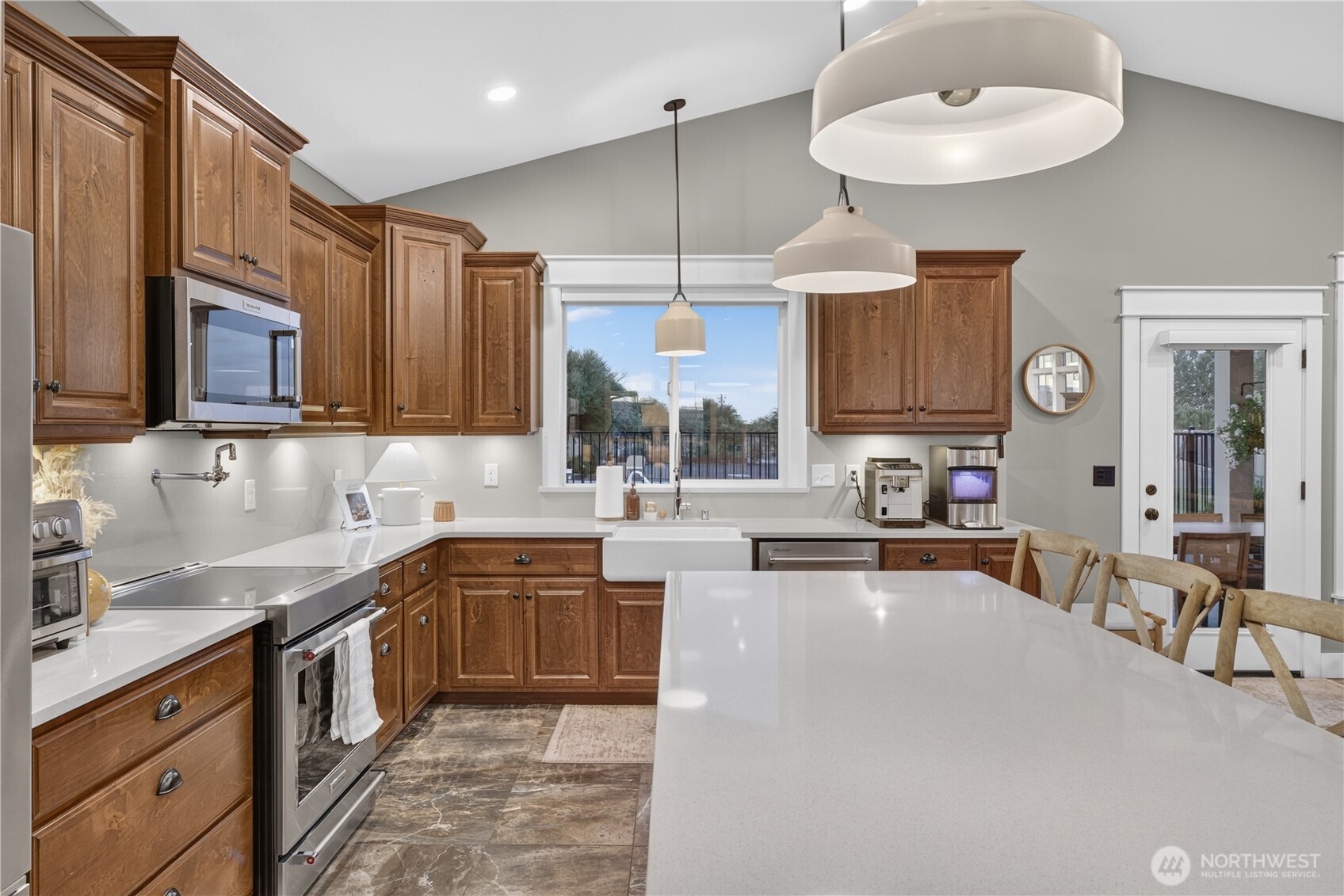 2477 Hanson Loop Burbank, WA 99323 - Photo 14 of 40 Gallery Image 14