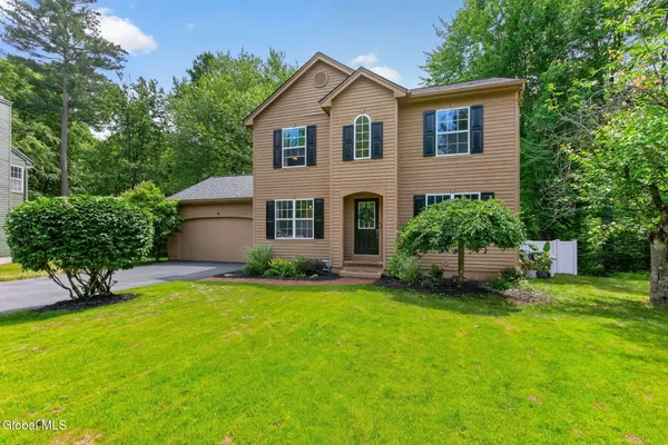 $555,000 | 35 Commons Boulevard, Halfmoon, NY 12188
