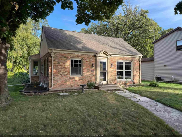 $339,900 | 2200 Oregon Street, Oshkosh, WI 54902