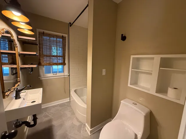 $339,900 | 2200 Oregon Street, Oshkosh, WI 54902