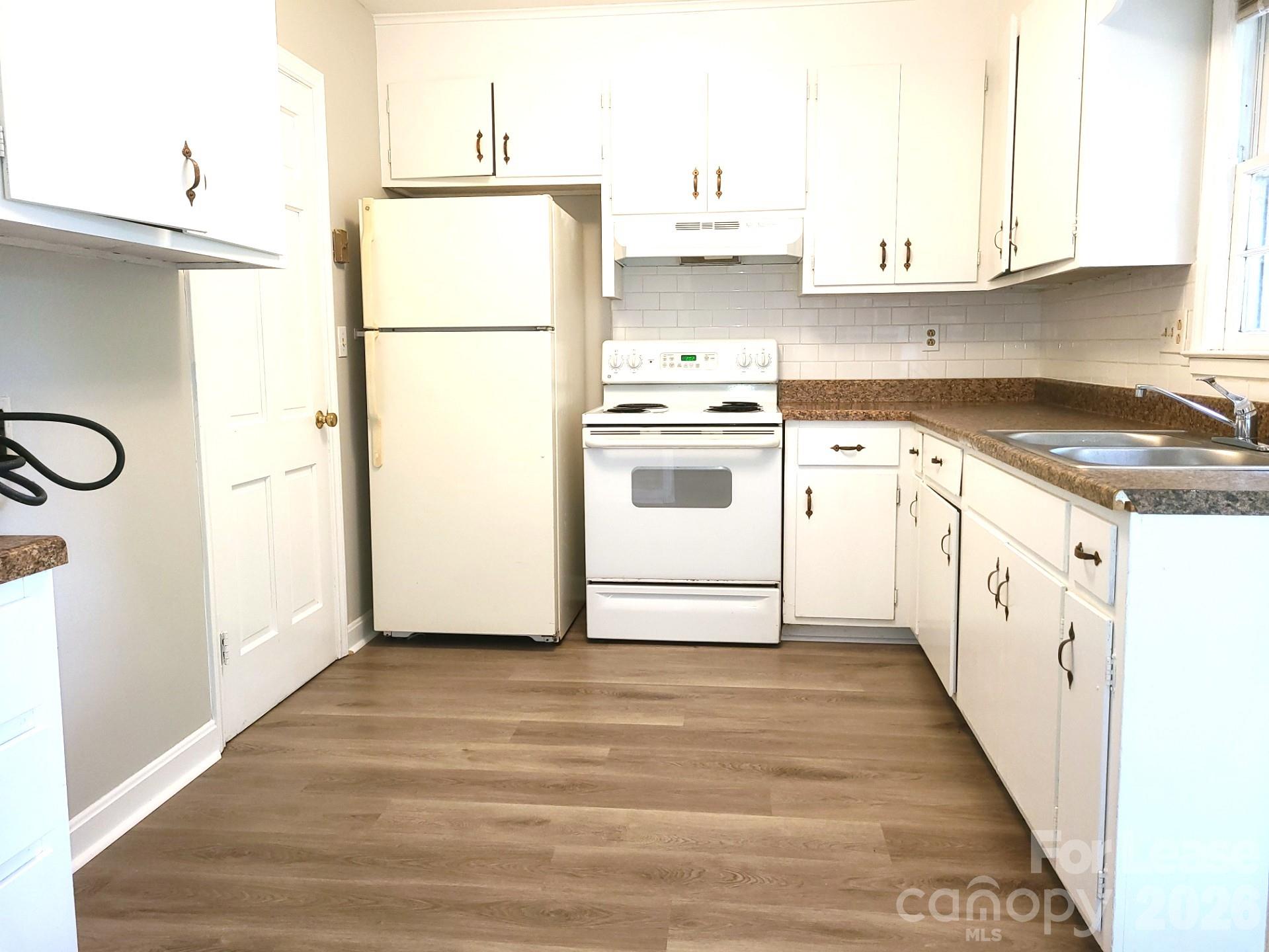 4227 Walker Road, Unit 6 Charlotte, NC 28211 - Photo 2 of 7