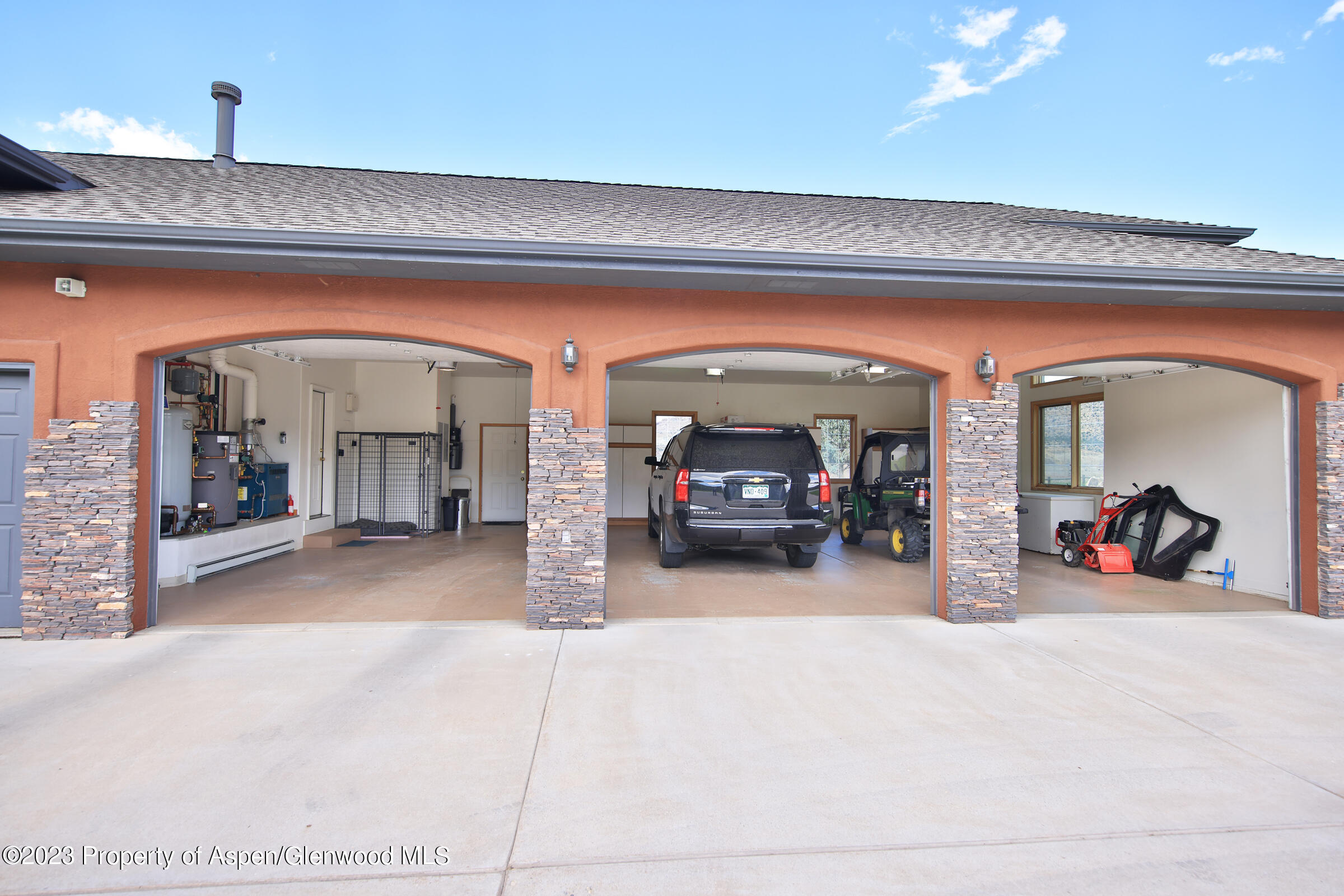 52962 KE Road Molina, CO 81646 - Photo 28 of 46 a view of a livingroom with furniture