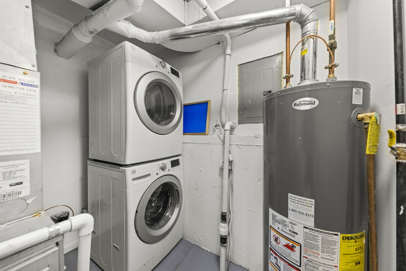 530 East Briarcliff Road Bolingbrook, IL 60440 - Photo 18 of 19 a utility room with dryer and washer