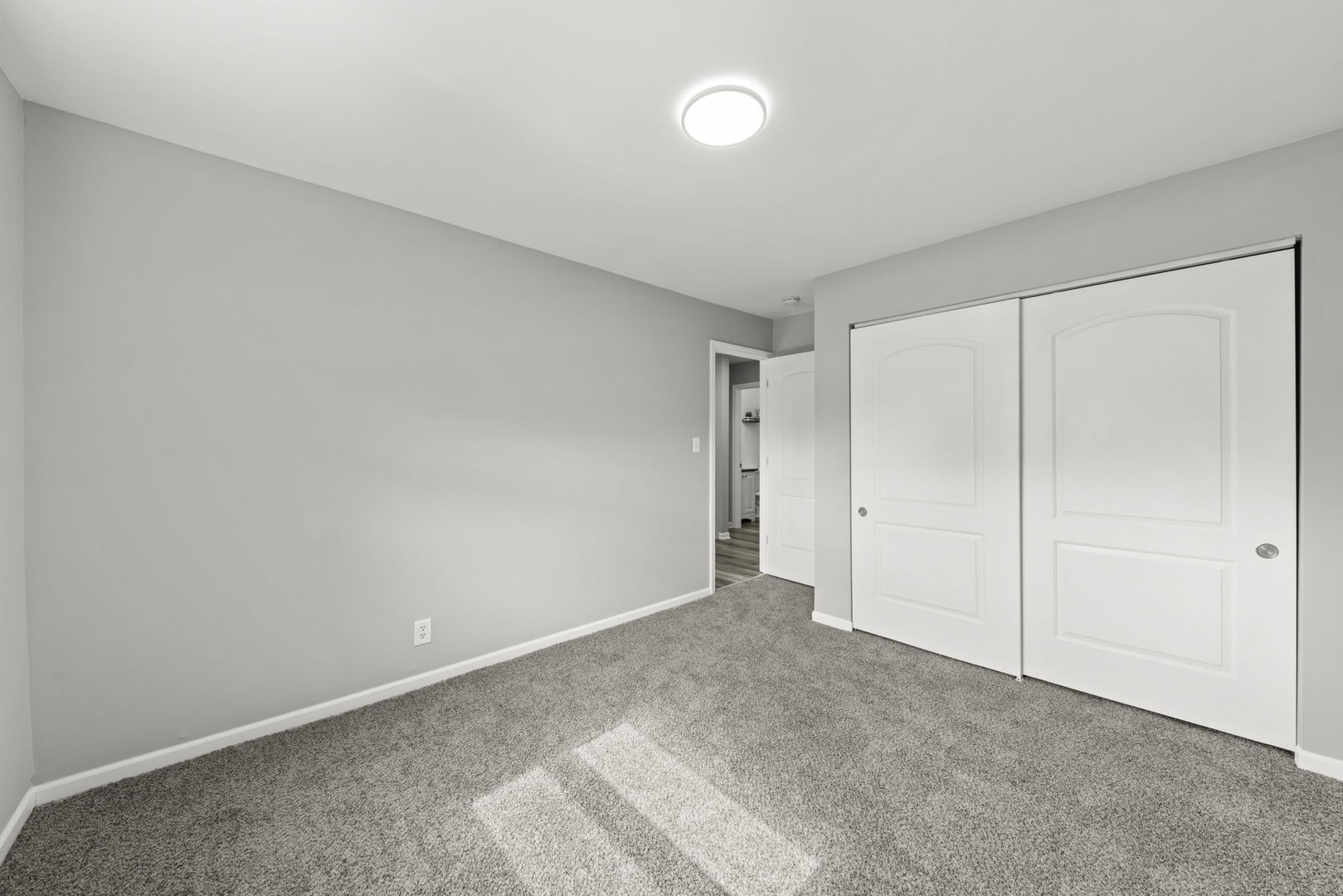 530 East Briarcliff Road Bolingbrook, IL 60440 - Photo 9 of 19 a view of an empty room