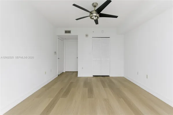 $3,900 | 31 Southeast 5th Street, Unit 2301, Miami, FL 33131