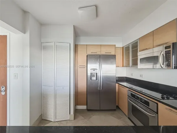 $3,900 | 31 Southeast 5th Street, Unit 2301, Miami, FL 33131