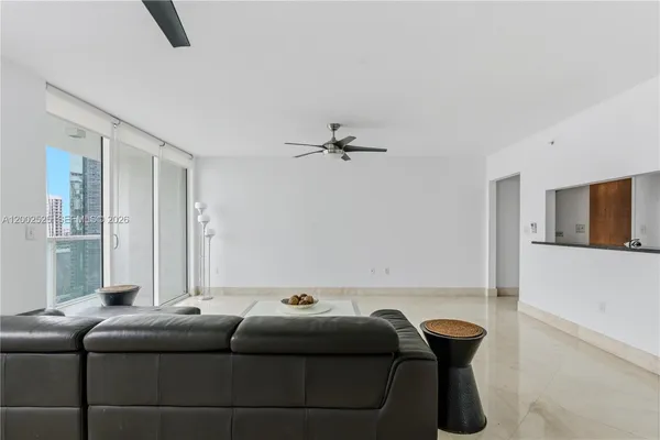 $3,900 | 31 Southeast 5th Street, Unit 2301, Miami, FL 33131