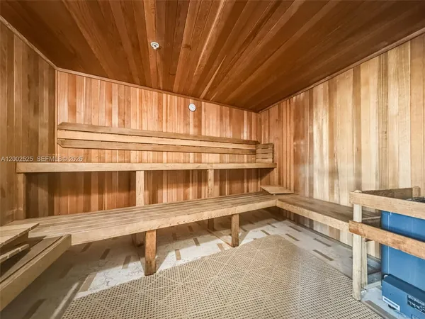 $3,900 | 31 Southeast 5th Street, Unit 2301, Miami, FL 33131