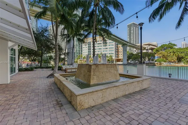 $3,900 | 31 Southeast 5th Street, Unit 2301, Miami, FL 33131