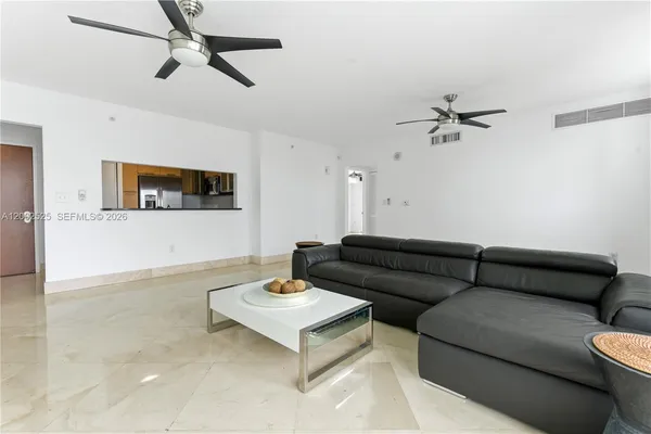 $3,900 | 31 Southeast 5th Street, Unit 2301, Miami, FL 33131