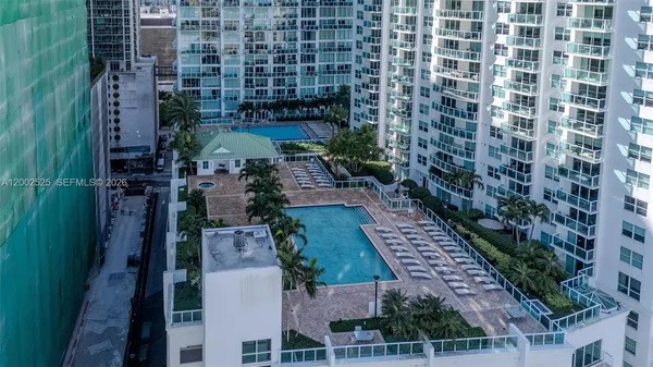$3,900 | 31 Southeast 5th Street, Unit 2301, Miami, FL 33131