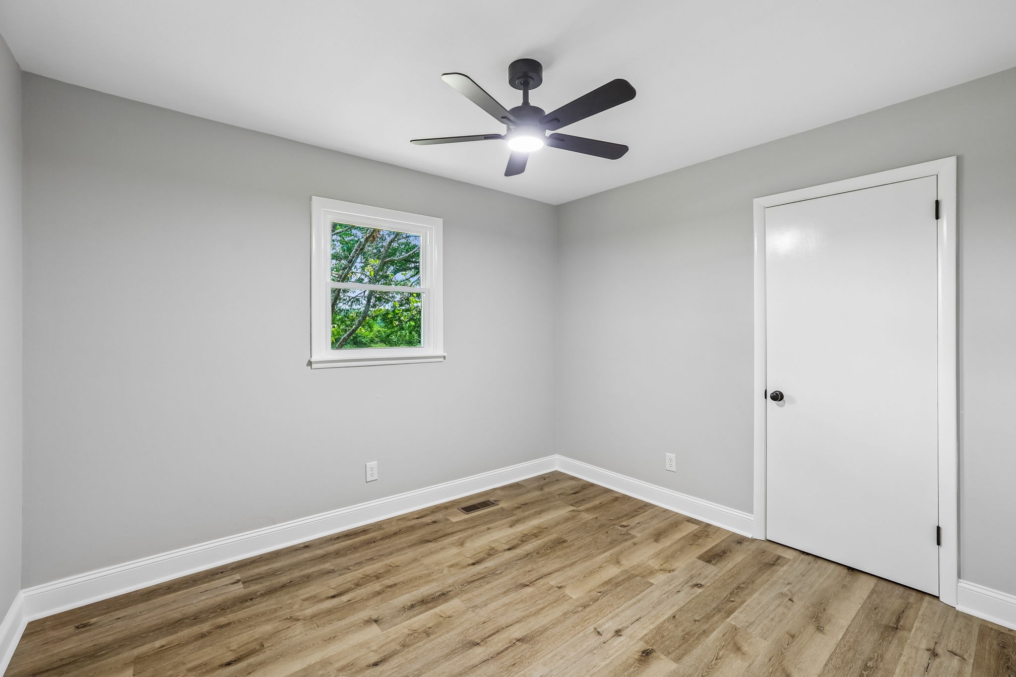 512 New Rock Creek Road Tullahoma, TN 37388 - Photo 11 of 32