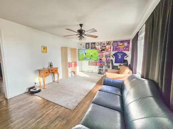 $155,000 | 513 East Hollett Street, Tracy, MN 56175