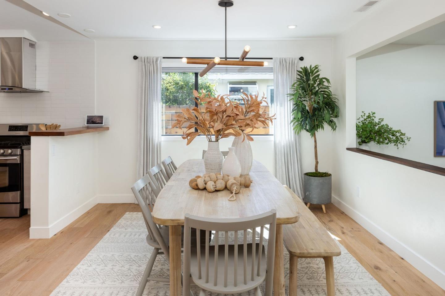 1460 Flores Drive Pacifica, CA 94044 - Photo 14 of 69