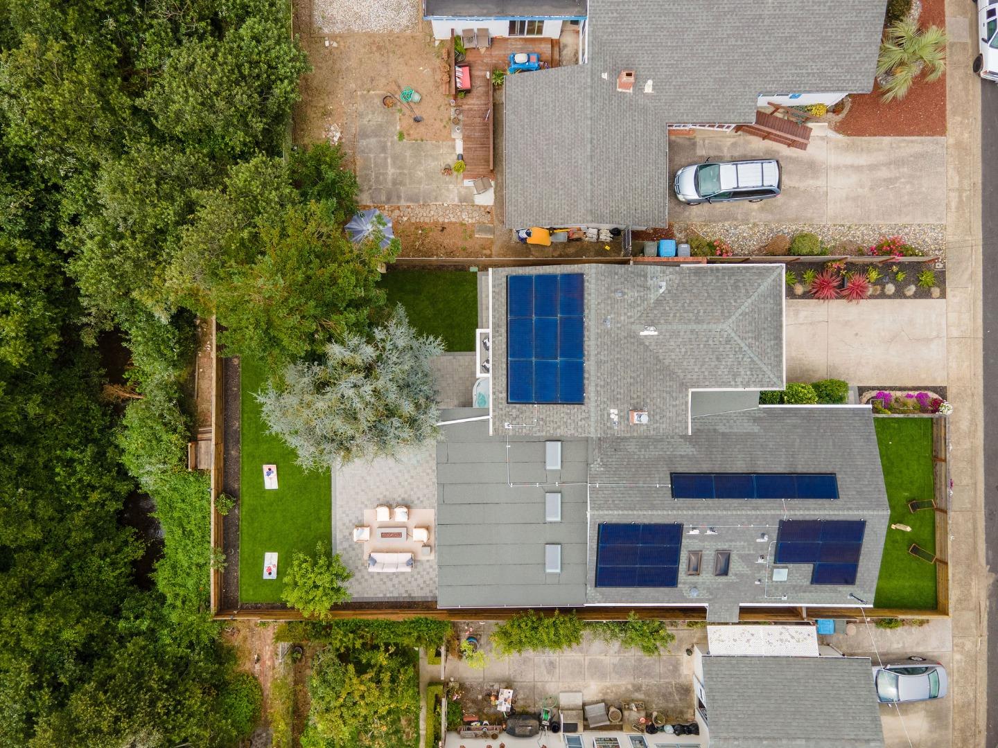 1460 Flores Drive Pacifica, CA 94044 - Photo 66 of 69 an aerial view of a house with a garden