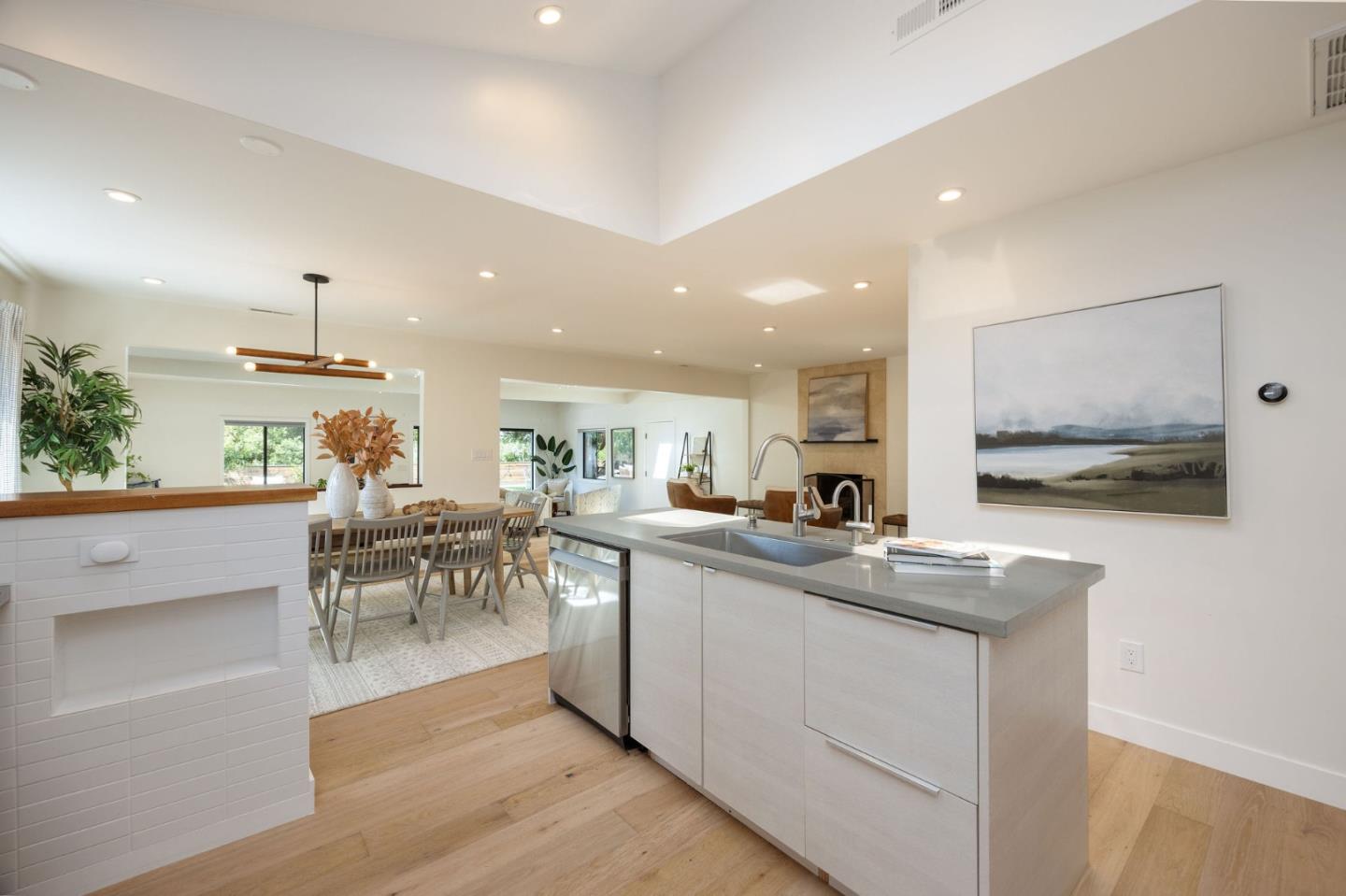 1460 Flores Drive Pacifica, CA 94044 - Photo 10 of 69