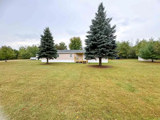 $175,900 | W10807 Neveln Lane, Crivitz, WI 54114
