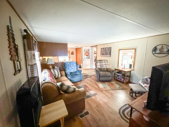 $175,900 | W10807 Neveln Lane, Crivitz, WI 54114