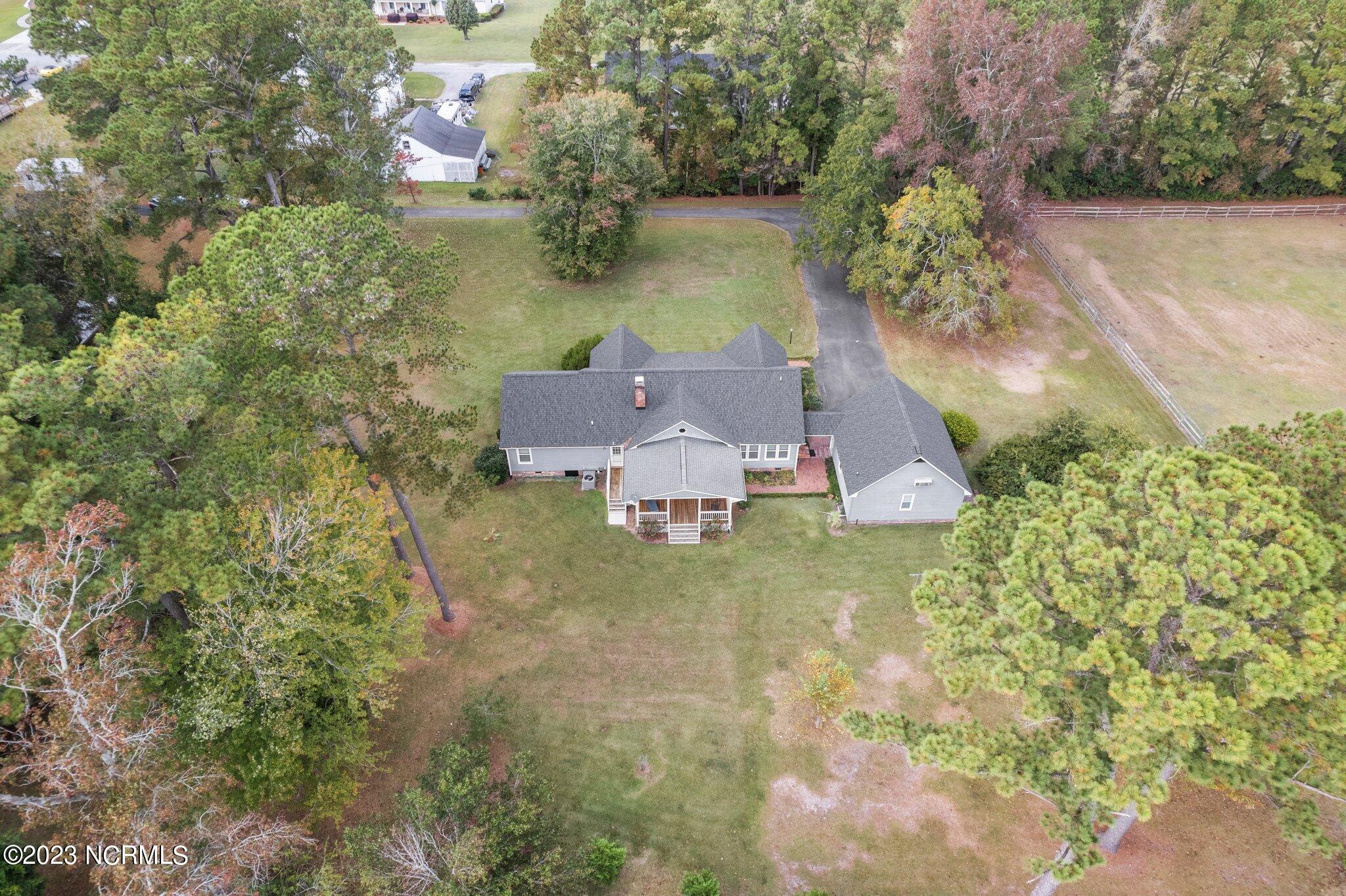 182 Huffmantown Road Richlands, NC 28574 - Photo 21 of 76 16-web-or-mls-DJI_0505