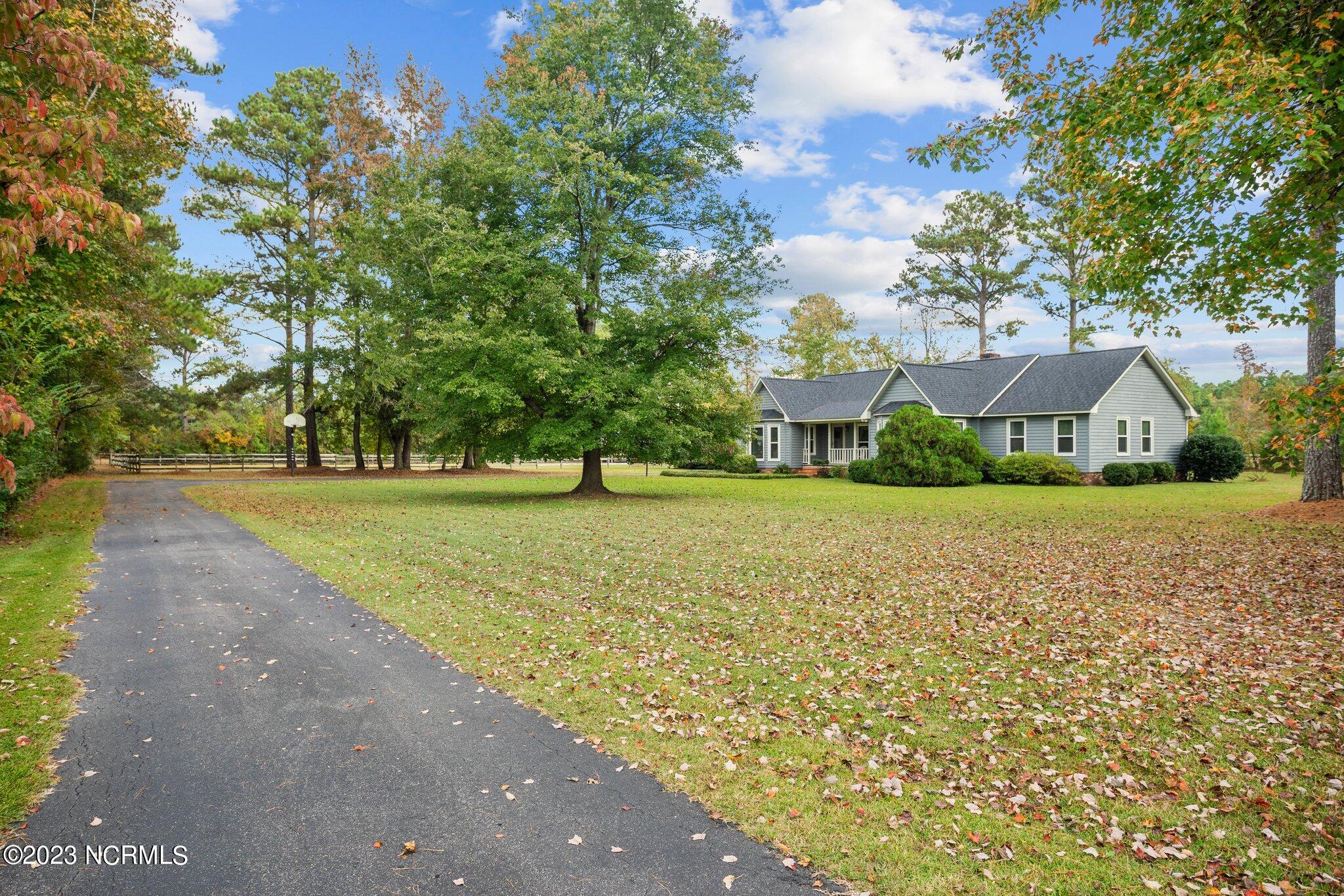 182 Huffmantown Road Richlands, NC 28574 - Photo 9 of 76 36-web-or-mls-DSC08785
