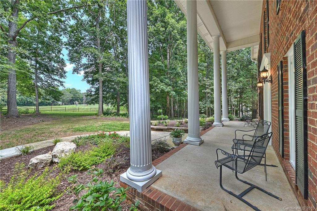 2735 Beulah Church Road Matthews, NC 28104 - Photo 8 of 48 Gallery Image 8