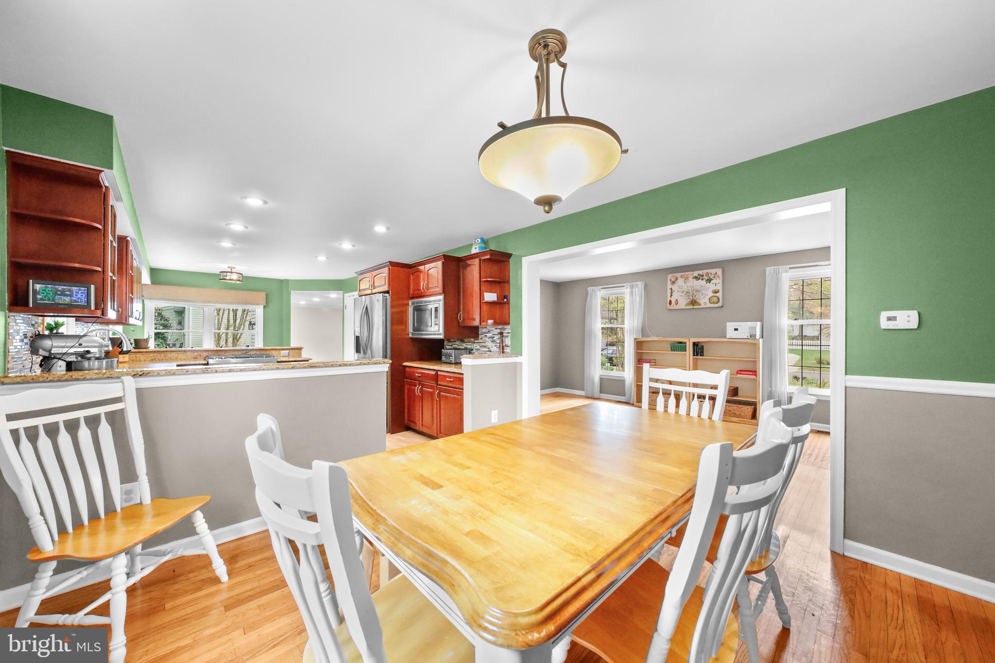 511 Perry Drive Mount Laurel, NJ 08054 - Photo 11 of 36 Dining room