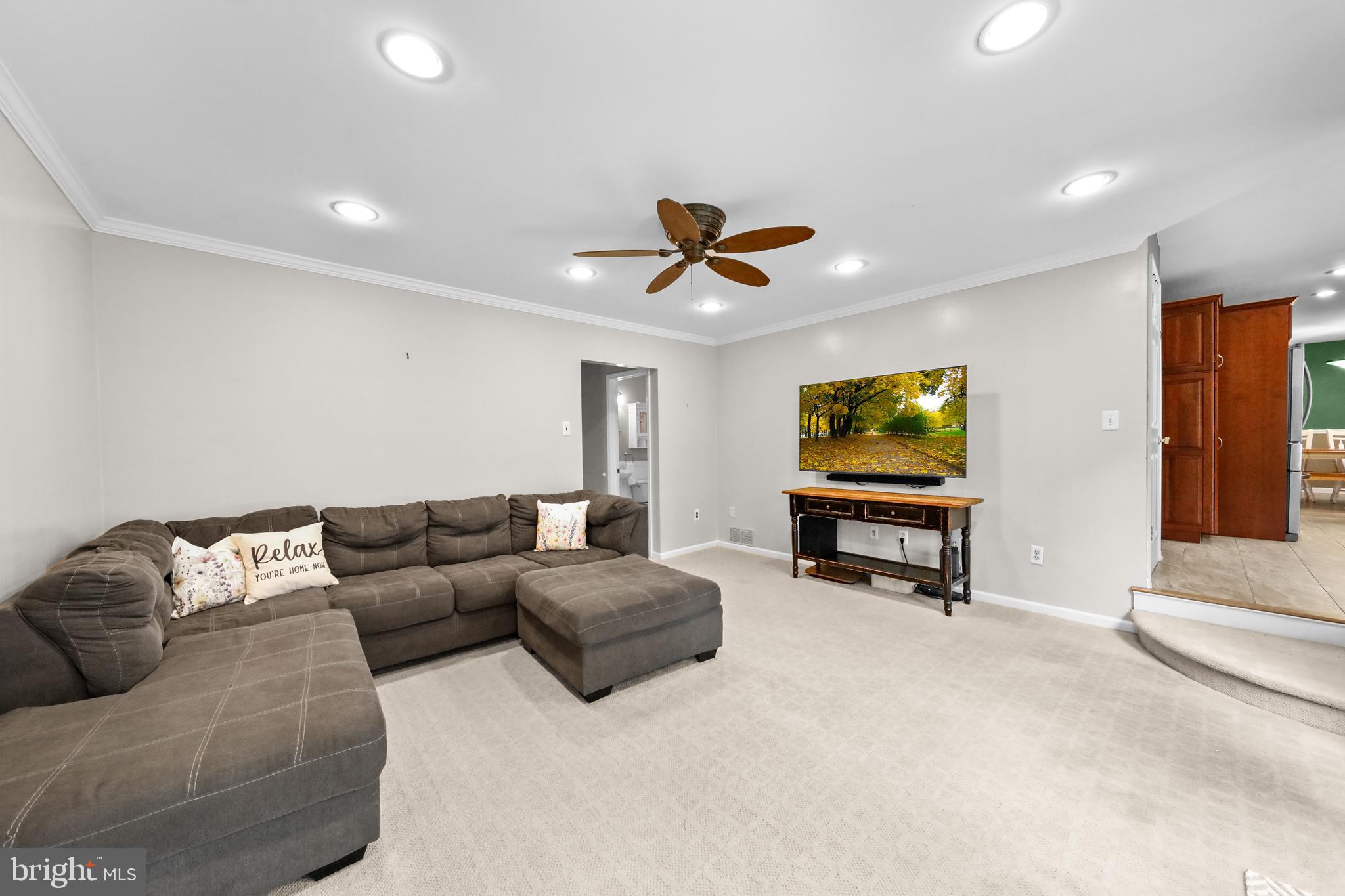 511 Perry Drive Mount Laurel, NJ 08054 - Photo 17 of 36 Family room