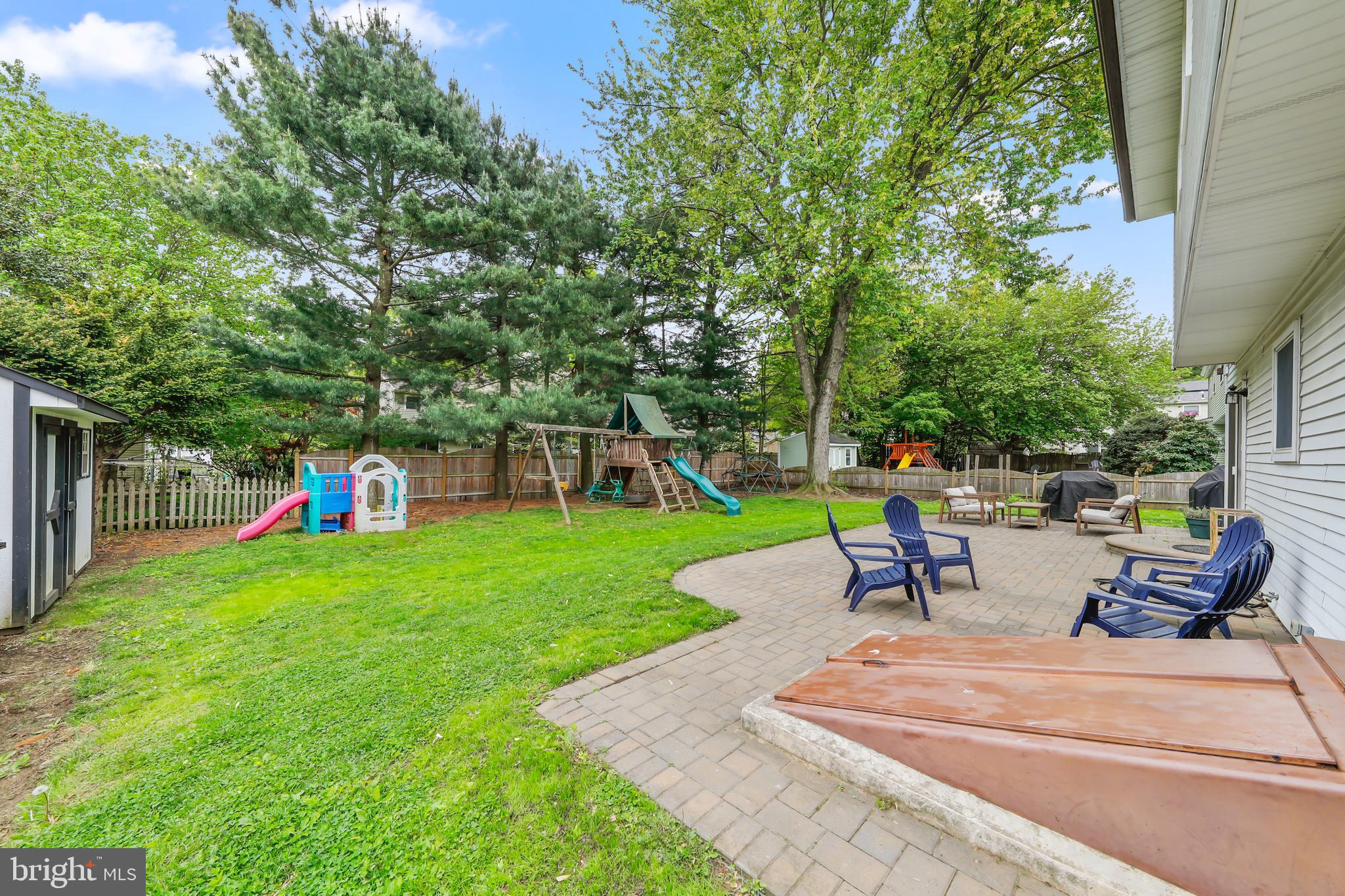 511 Perry Drive Mount Laurel, NJ 08054 - Photo 32 of 36 Side view of backyard