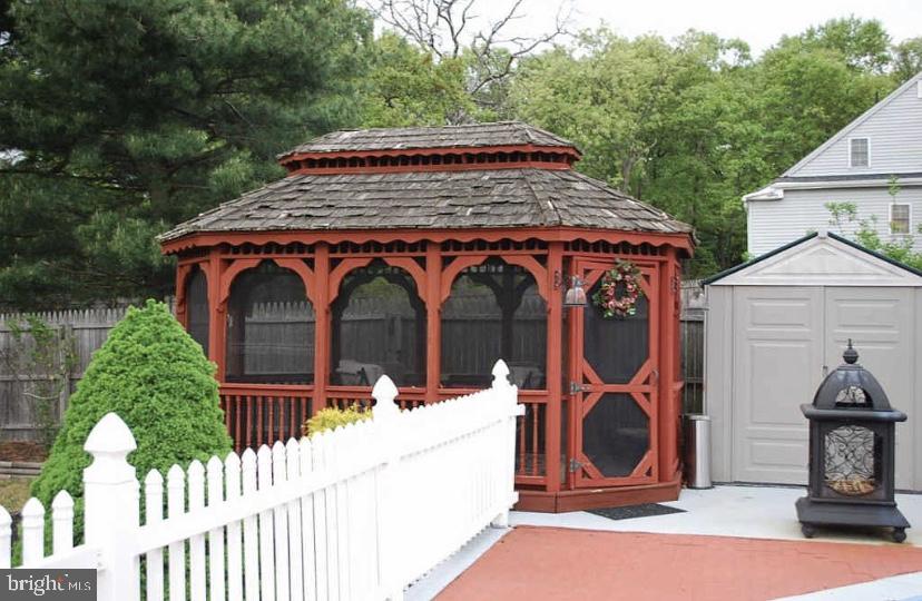 8 Chestnut Lane Clementon, NJ 08021 - Photo 3 of 15 Gazebo