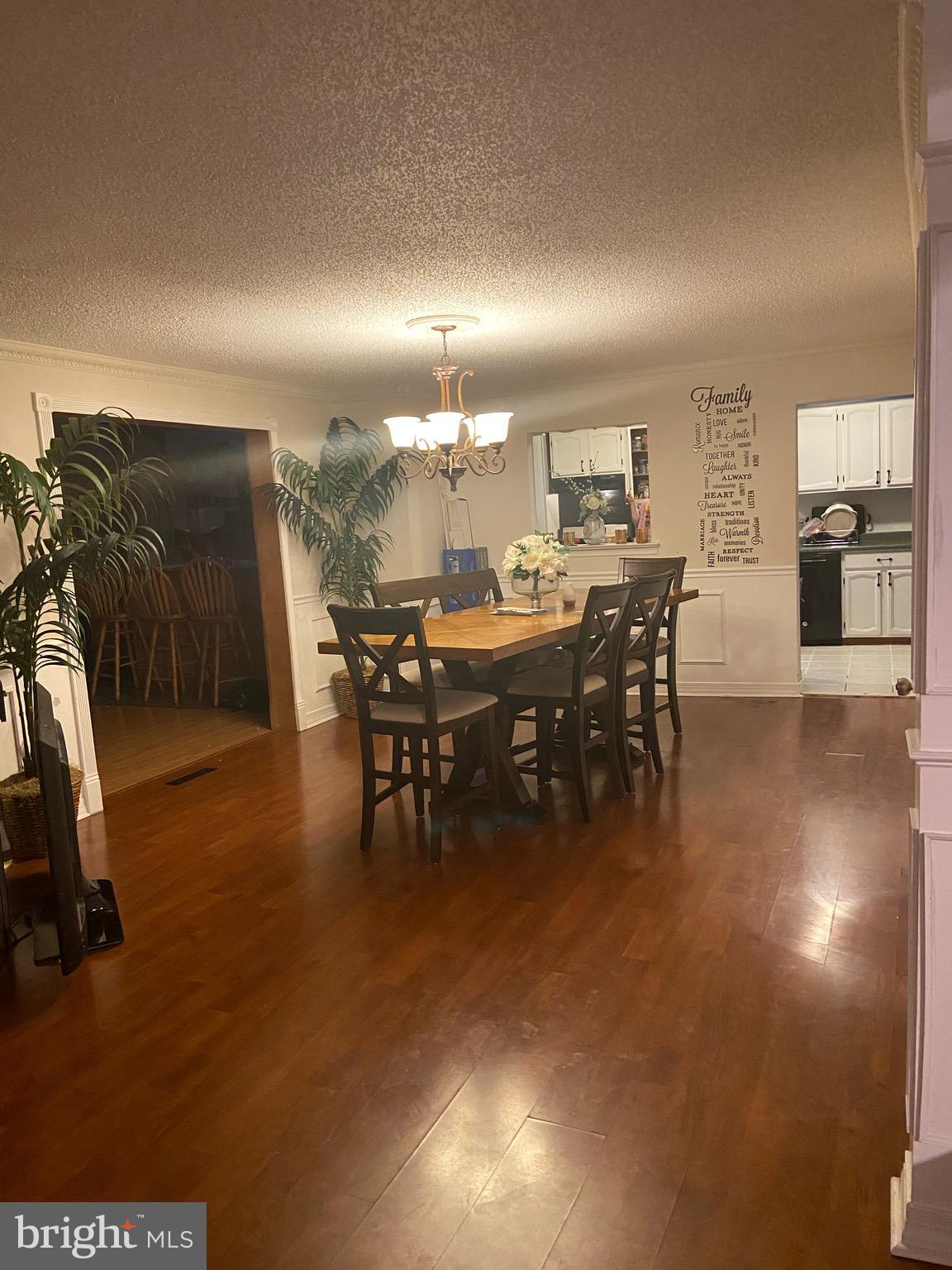 8 Chestnut Lane Clementon, NJ 08021 - Photo 6 of 15 dining room