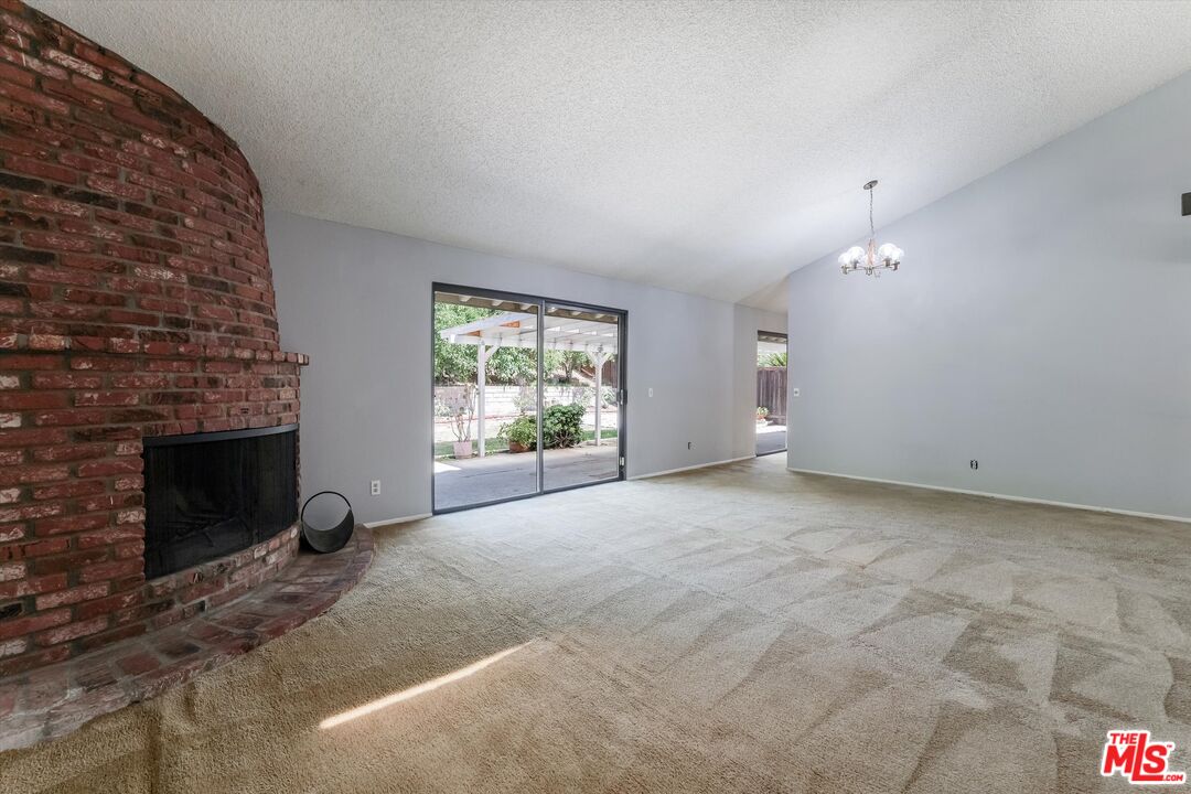 3477 Vicki Court Simi Valley, CA 93063 - Photo 11 of 39