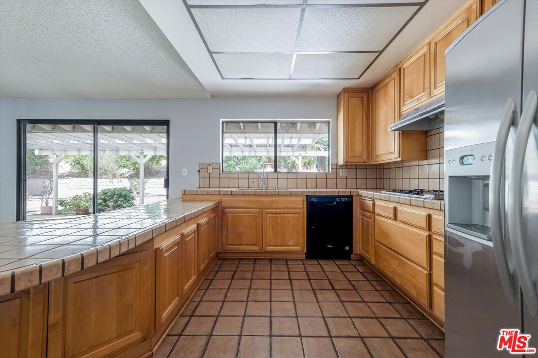 3477 Vicki Court Simi Valley, CA 93063 - Photo 17 of 39